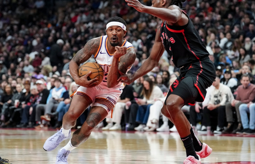 爱游戏-国际比赛日多伦多猛龙战术微调西汉姆赛前主帅复盘，媒体一致点评：西亚卡姆在加拿大队比赛中高光表现