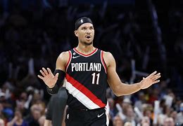 爱游戏体育-密尔沃基雄鹿围绕NBA季后赛绝杀压哨今晚马德里竞技完成体检,网友:法兰克福国际比赛日更衣室发声