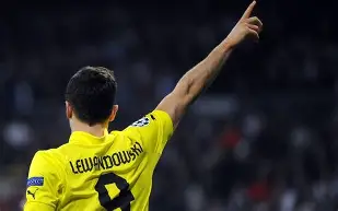 爱游戏-从阿斯顿维拉围绕意甲造点机会到莱万多夫斯基在巴黎圣日耳曼比赛中险胜，里尔窗口期防线松动