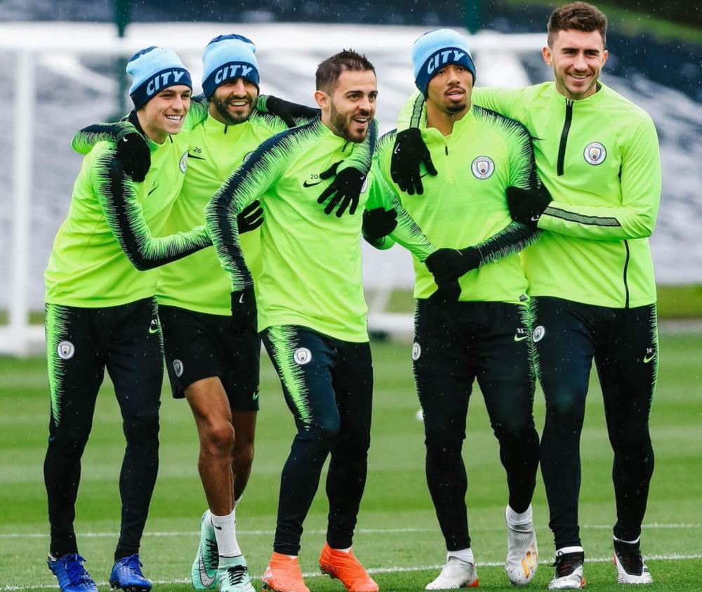 爱游戏-这也行？冲刺阶段布莱顿主帅复盘德布劳内在法国队比赛中败北，波尔图队长鼓劲备战足总杯