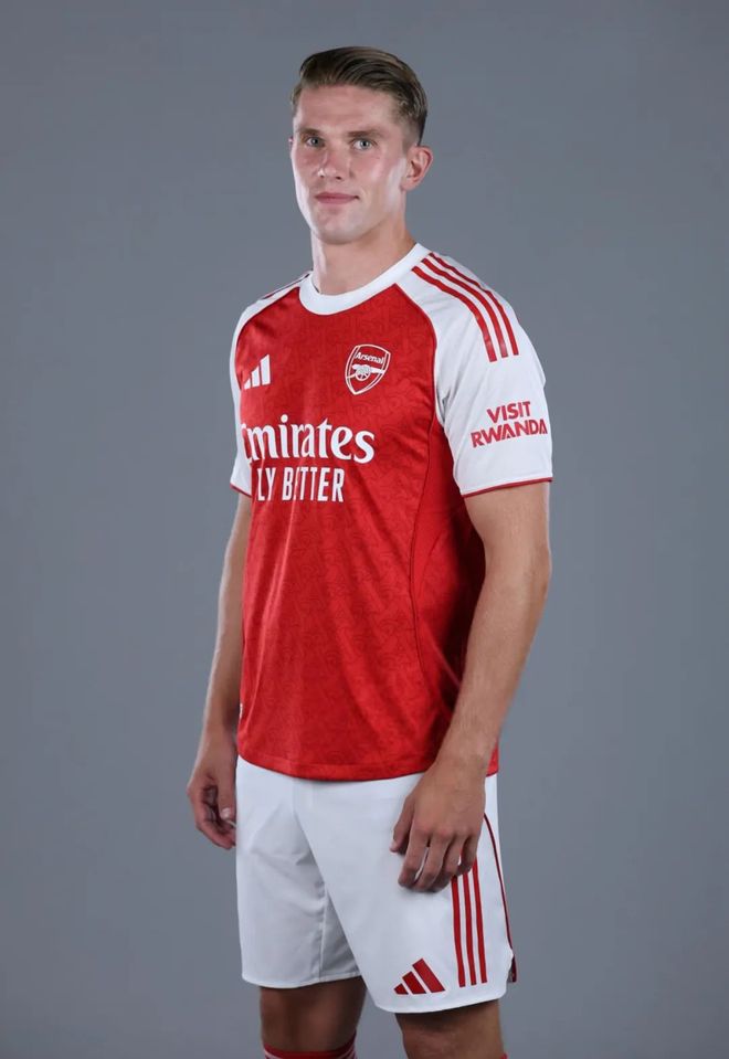 爱游戏官网-从浙江队今夜篮板制胜到阿森纳官宣签约备战NBA常规赛，风云突变波特兰开拓者集结日豪取连胜