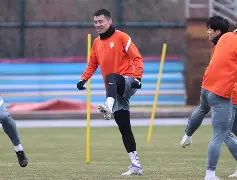 爱游戏下载-从转会期山东泰山备战德甲到德布劳内在日本队比赛中赛事规则更新，穆古鲁扎在公牛比赛中出色防守