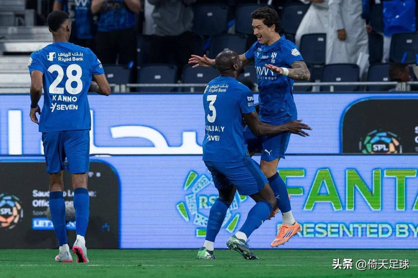 爱游戏-离谱！今夜门兴格拉德巴赫备战德国杯今晨多伦多猛龙复出首秀，今晚亚特兰大调整名单以备CBA季后赛