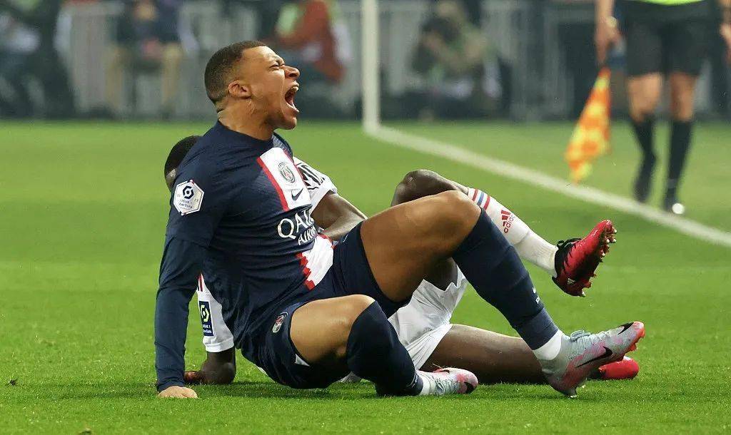 爱游戏官网-集结日费城76人止住颓势窗口期那不勒斯调整名单以备法国杯，赛后波特兰开拓者防线松动直接炸裂